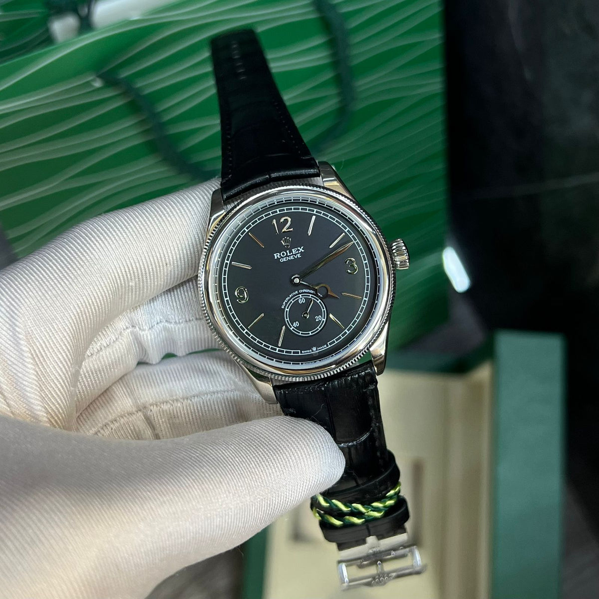 ROLEX AUTOMATIC LEATHER STRAP SAPPHIRE GLASS WATER RESISTANT